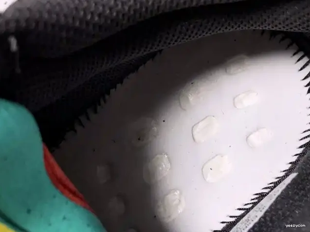 FV5304 Yeezy 700 Boost Utility Black Adidas 0701